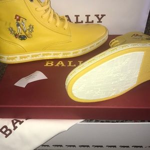 Never worn! Bally Alpistar Giallo Canary Lamb